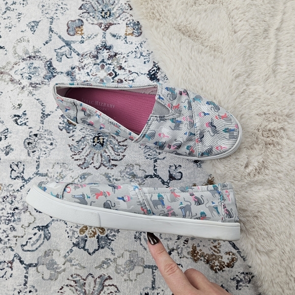 Isaac Mizrahi Shoes Women US 9.5 Gray Pink Cat Print Slip-on Memory Foam - Picture 8 of 12